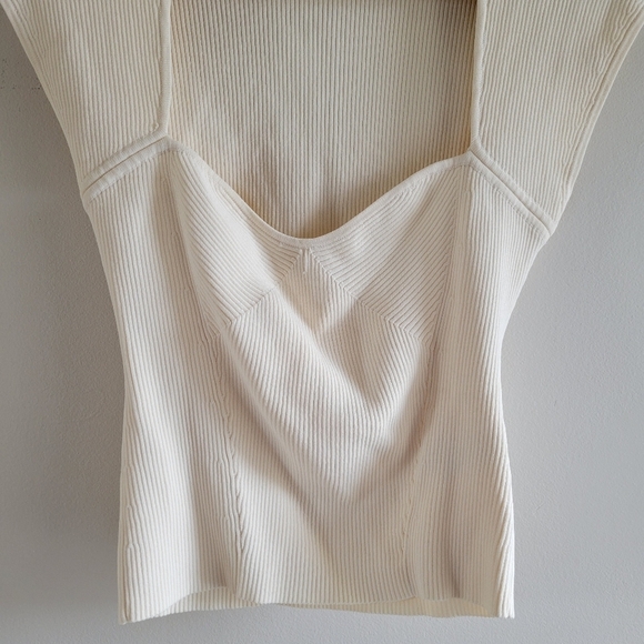 Graylin, Glacie Sweetheart Rib Knit Cap Cup Sleeved Top - Picture 5 of 10